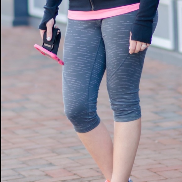 Zella “Live In” Slim Fit Capri - Pink Marled - L - Picture 8 of 8